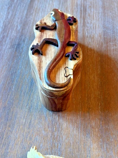 Handcrafted Gecko Wooden Puzzle Box with secret compartment - Image 4 of 4