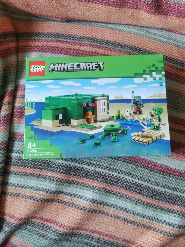 LEGO Minecraft: The Turtle Beach House (21254) New & Sealed Retired