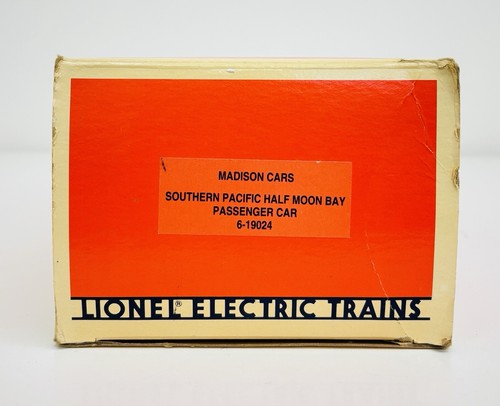 Lionel Southern Pacific Daylight "Half Moon Bay" Madison Passenger Car 6-19024 - Picture 9 of 10