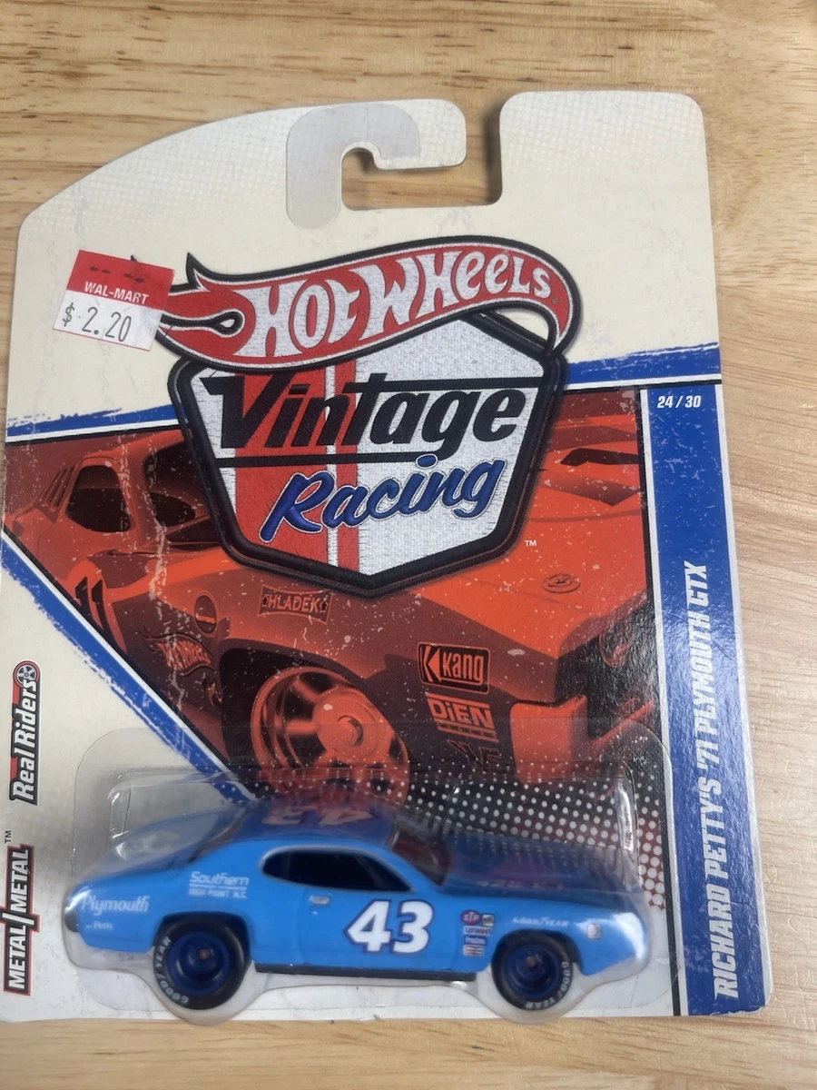 Hot Wheels Vintage Racing #24/30 Richard Petty's '71 Plymouth GTX
