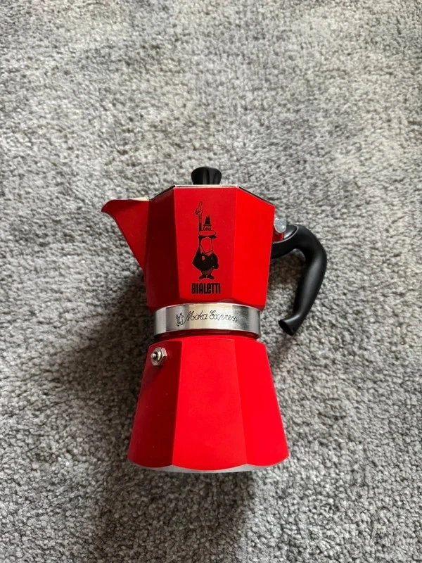 Supreme Bialetti Moka Express Macchina da Espresso per 6 Tazzine NUOVA - Image 3 of 4