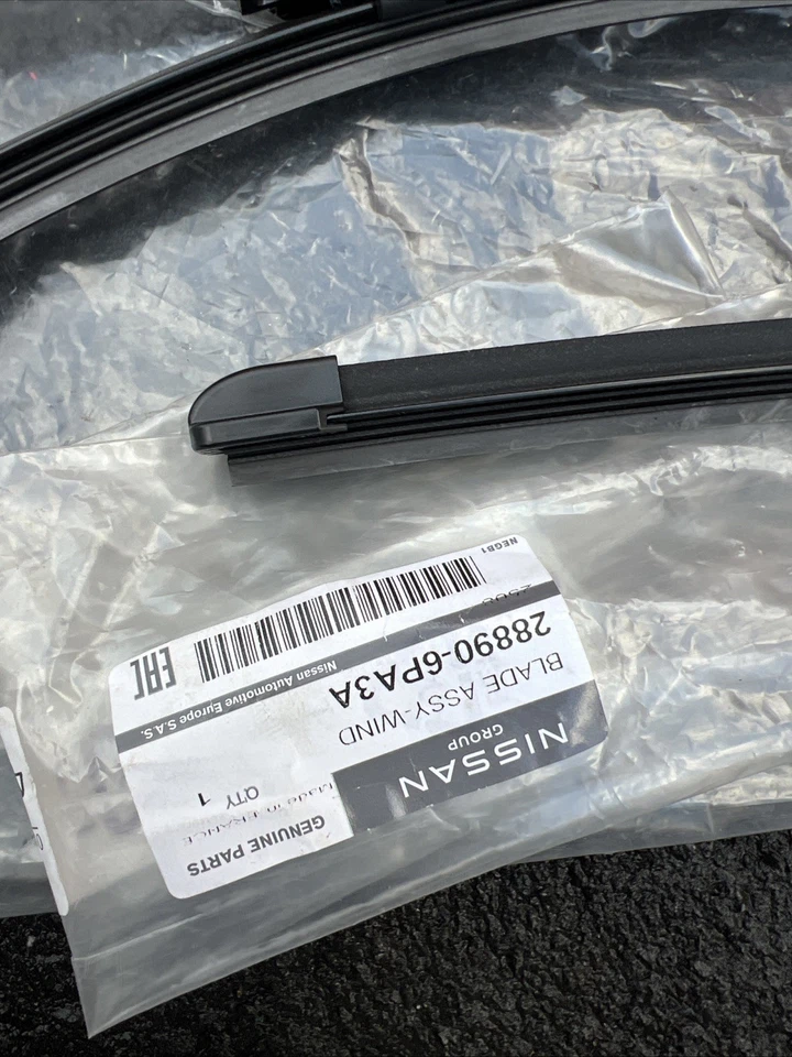 Genuine Nissan Juke Front Wiper Blade Set 2019 - 2022 28890-6PA2A 28890-6PA3A - Image 2 of 3