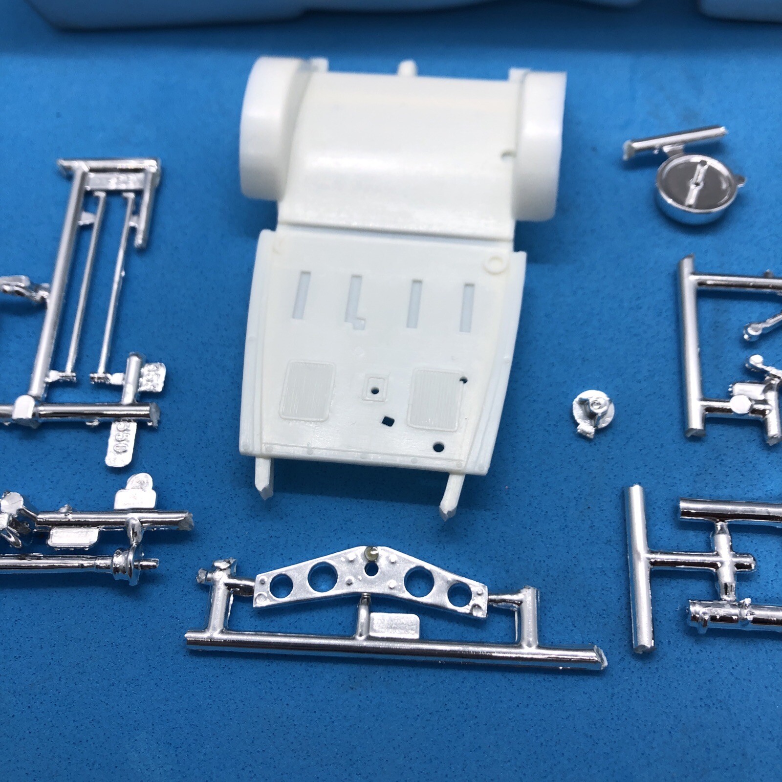 5764 Pontiac Oldsmobile ? Gasser Rear End W Leaf Springs 125 LBR