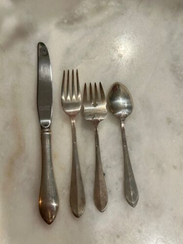 Reed and Barton sterling Pointed Antique 4 piece place setting - Afbeelding 1 van 3