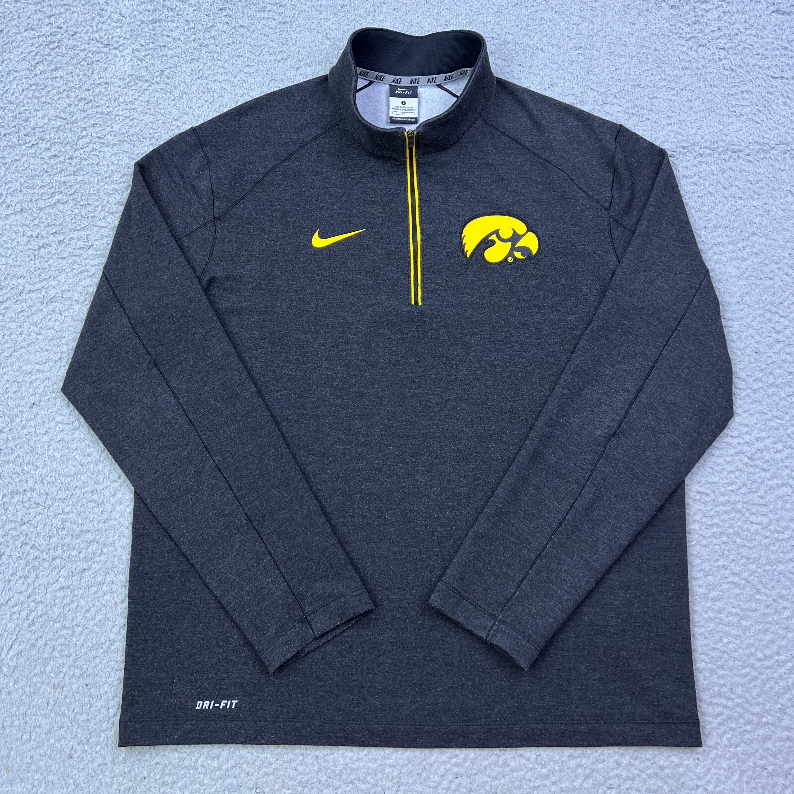 Nike Iowa Hawkeyes Mens Large Charcoal 1/4 Zip Pullover with Swoosh NCAA Team Jacket