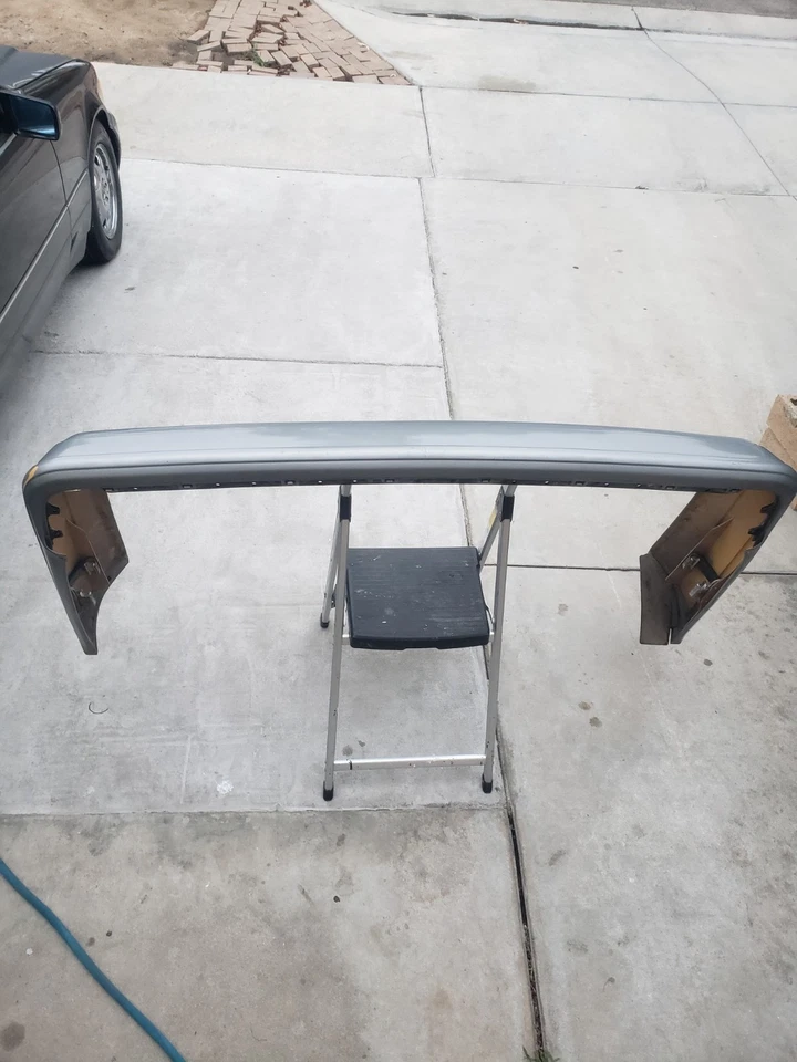 Задний бампер W126 Mercedes-Benz 300sel 420sel 560sel - Изображение 2 из 4