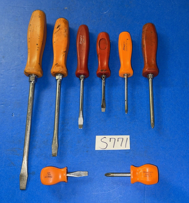 SNAP-ON TOOLS 8 PIECE ORANGE & RED HARD HANDLE SCREWDRIVERS FREE