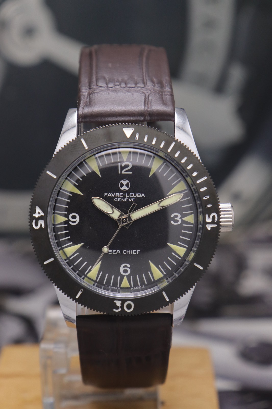 Winding Chief Favre Leuba Men's Vintage Geneve Manual Wristwatch. Sea - vintagewatches.pk