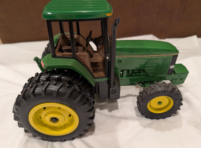 ERTL Precision Classics John Deere 7800 Tractor 1:16 Scale