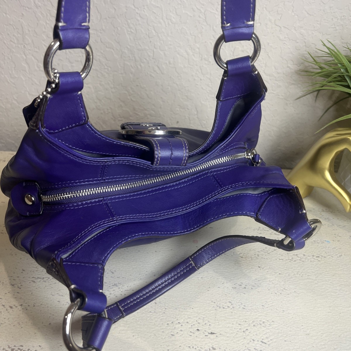 ri 　coach ショルダーバッグ　ソーホー　レザー　紫　17219 COACH (2011) Soho Lynn Y2K Leather Purple Hobo Buckle Shoulder Bag