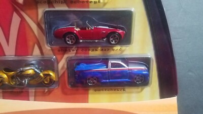 Hot Wheels 2005 Target Exclusive CALIFORNIA DREAMIN 10 Car set w Hot Wheels 2005 Target Exclusive CALIFORNIA DREAMIN 10 Car set w
