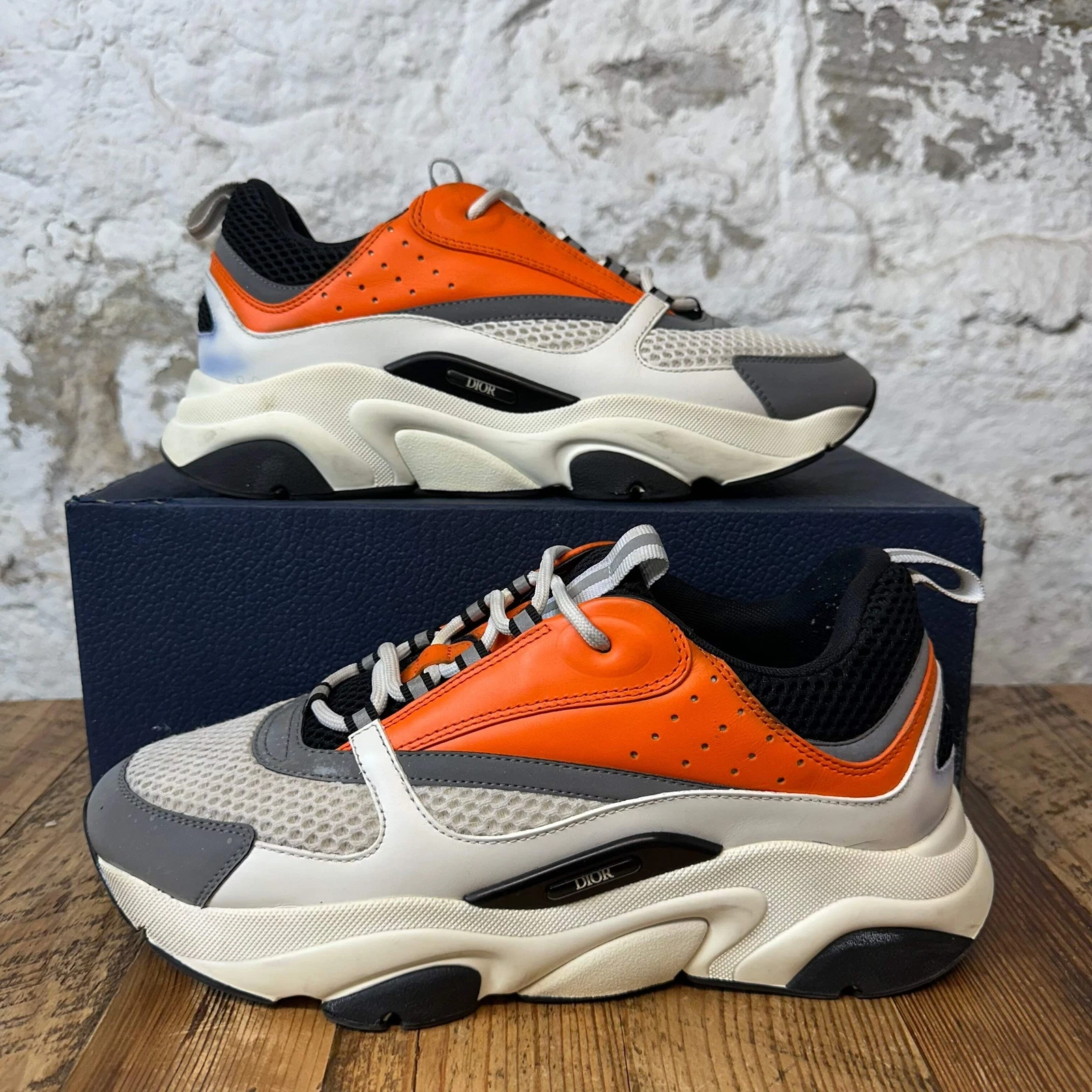 Baskets Dior B22 orange noir blanc taille 10 (43)
