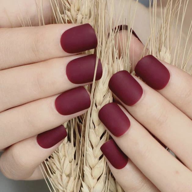 Burgundy matte with a gold Christmas tree nails | Tree nails, Burgundy nails,  Christmas tree nails