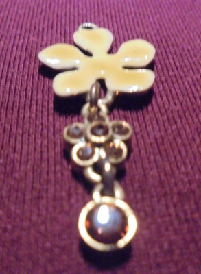 Pilgrim Anhänger für eine Halskette Motiv Blume goldfarbend/gelb signier Nr.1924