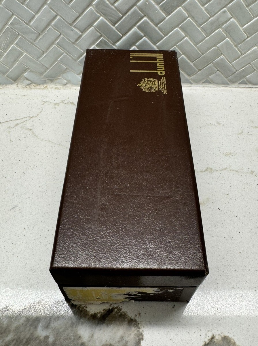 dunhill　ピンバッチ　ゴシック　A3096 dunhill ピンバッチ ゴシック A3096
