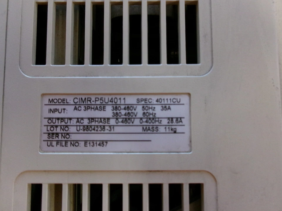 Unidad de CA EMS 380/460V CIMR-P5U4011 Foto 4 de 4