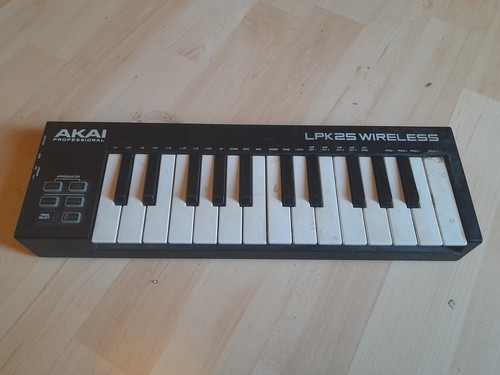 AKAI LPK25 Wireless MIDI-Keyboard – defekt / Bastlergerät