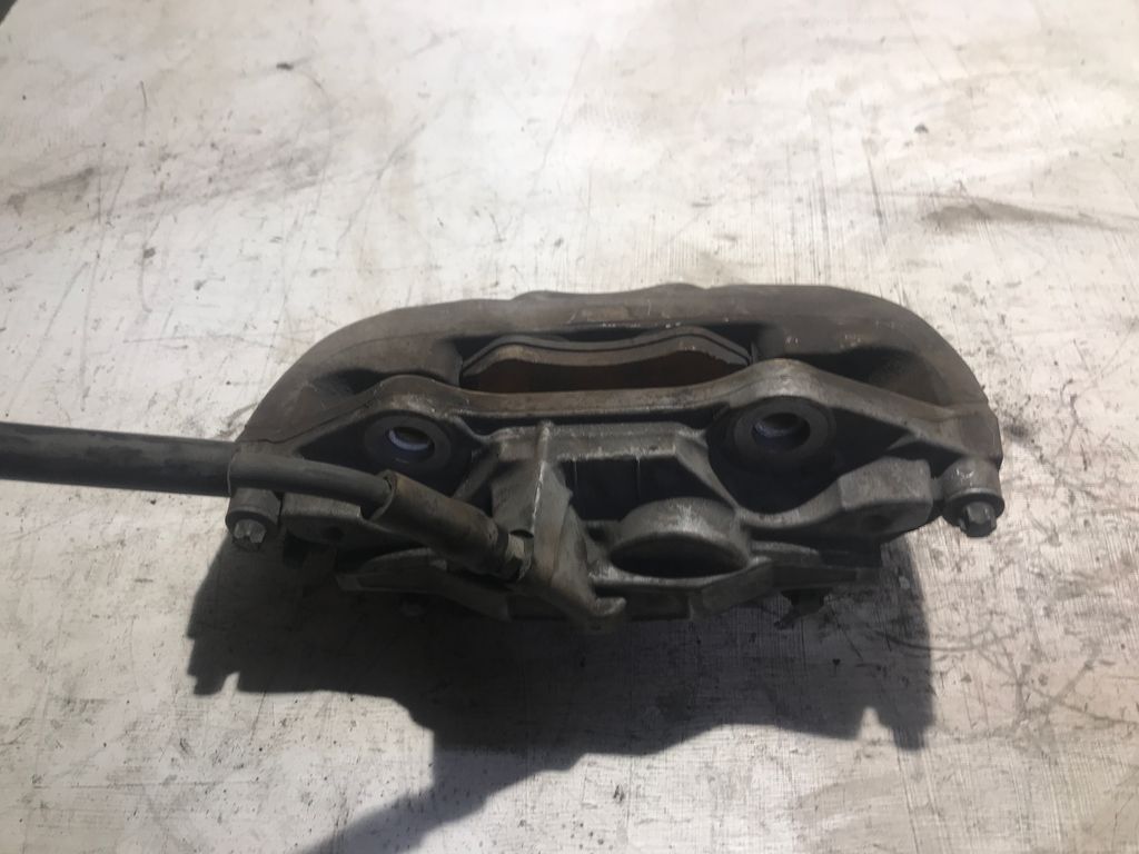 Mercedes-Benz C W205 2015 front brake caliper A0114219598 Diesel 