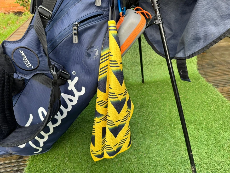 Arsenal '92 Retro Golf Towel - Image 3 of 3