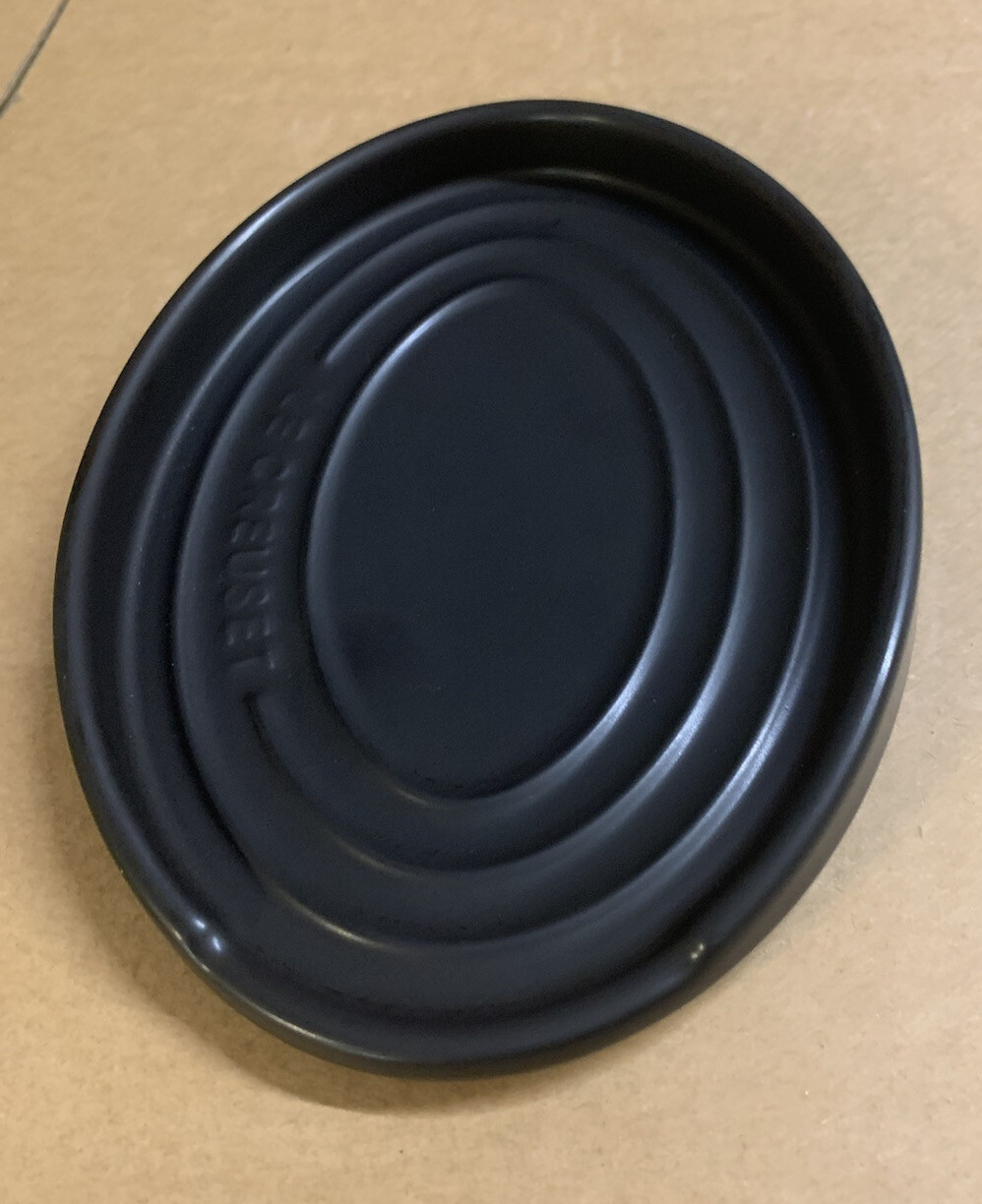 Le Creuset Stoneware Oval Spoon Rest Matte Black, 71507150000099 - Image 2