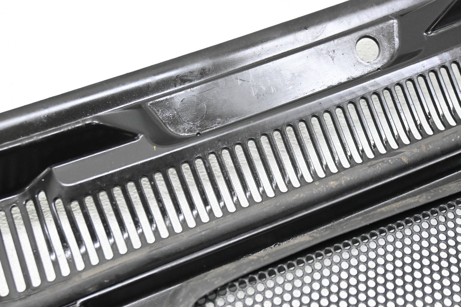 ⭐ 03-12 Bentley Continental Front Windshield Wiper Cowl Vent Grille Molding Oem