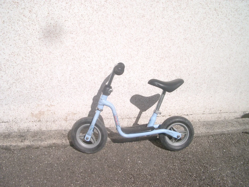 blaues Kinder Laufrad  Puky