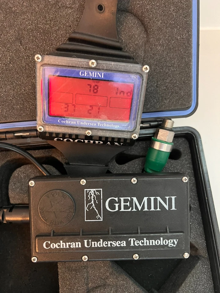 Juego de 2 ordenadores de buceo Cochran Gemini, 1 comandante Cochran, más un bonus Foto 3 de 4