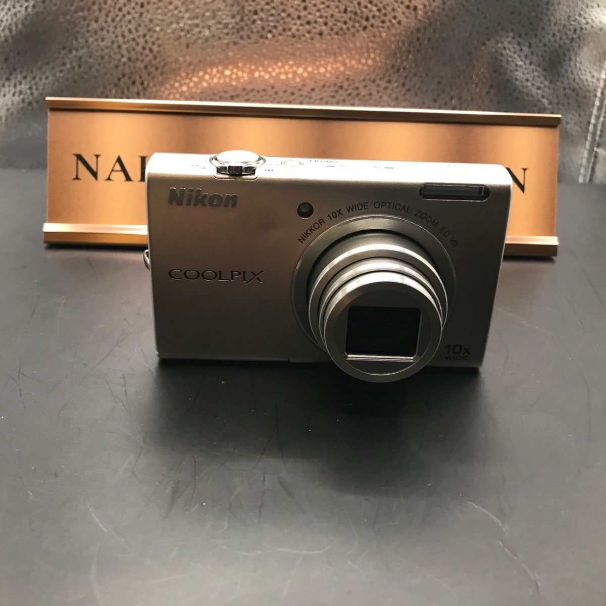 Nikon COOLPIX S6200 16.0MP Digital Camera 10 x Optical Zoom Silver