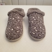 Muk Luks Slippers Womens 9-10 Mule Gray Slip On Animal Print Round Toe