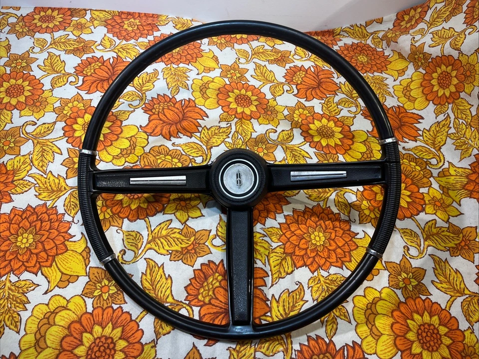 1967 442 CUTLASS OLDSMOBILE рулевое колесо гудок кнопка центр черный OEM винтажный - Изображение 4 из 4