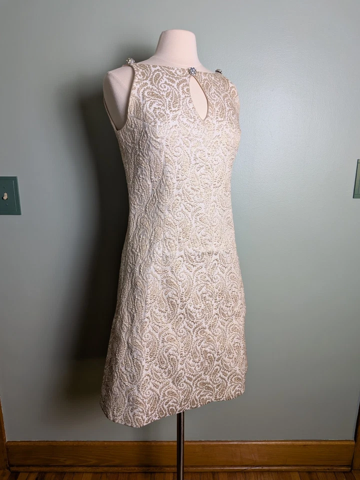 Vestido de cóctel vintage años 60 Hong Kong ojo de cerradura dorado cachemira satinado forrado cambio Foto 3 de 4