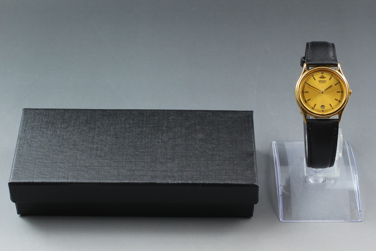 2004 Near MINT Seiko Galaxy V722-6B20 Gold Date Sunburst