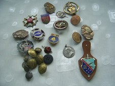 LOT D'INSIGNES DIVERS ET AUTRES
