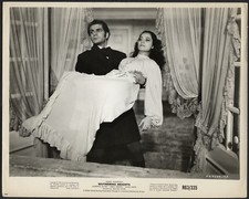 LAURENCE OLIVIER MERLE OBERON in Wuthering Heights '63 HEATHCLIFF CARRYING