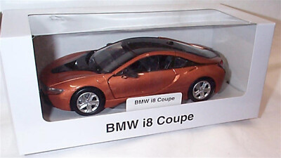 BMW i8 Kupfermetallic 2018 mit Schwarz Neu Verpackt Maßstab 1:24 Modellmotor Max