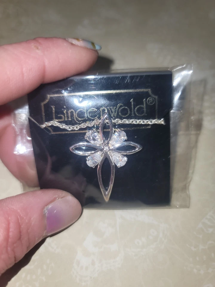 Ювелирный серебристый крест Lindenwold - Изображение 4 из 4