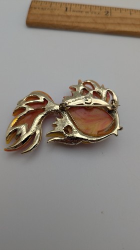 Vintage Hattie Carnegie Goldfish Fish Pin Brooch Orange Lucite Unsigned - Picture 7 of 15