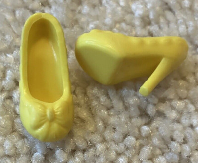 Disney Princess doll shoes Royal Shimmer SNOW WHITE heels yellow BOW 2015 EUC!!