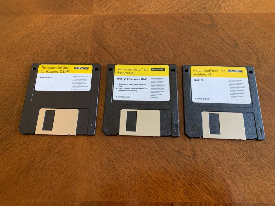 Symantec Norton Antivirus for Windows 95, 3.5” floppy discs - Image 3 of 4