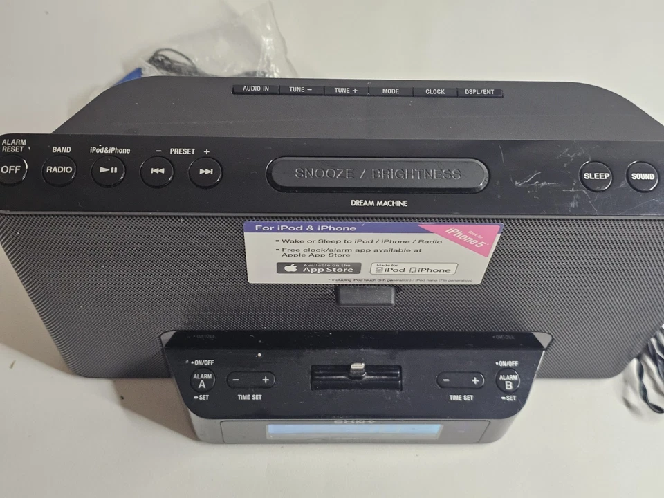 Sony ICF-DS15iPN iPhone iPod Dock FM Radio Alarm Clock Tested Working Remote - Image 3 of 4