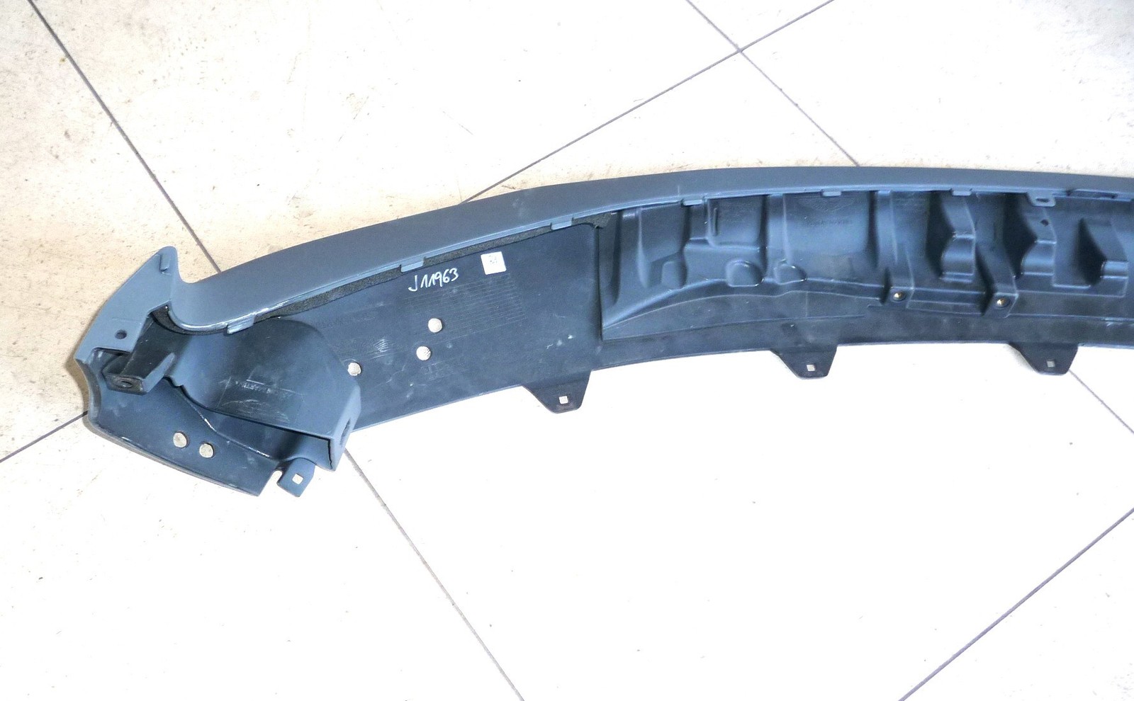 Aston Martin DBX Straight-Six 2021-2025 Front Lower Diffuser