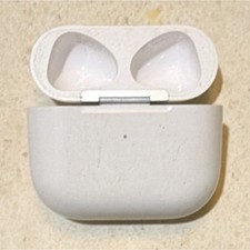 Apple AirPods 4 Wireless Bluetooth In-Ear Earbuds White Charging Case