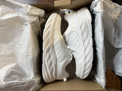 HOKA Women s Bondi SR 9.5B Leather Work Professional Sneakers Frost/Frost NWT