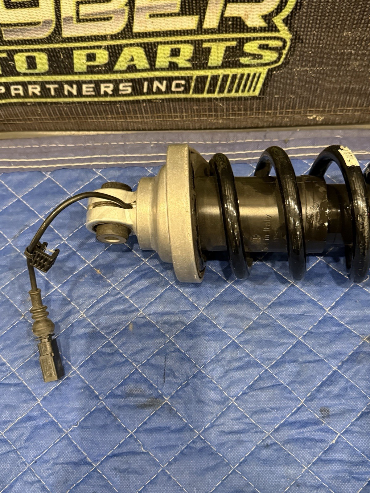 2017 2018 AUDI R8 PLUS REAR LEFT SHOCK ABSORBER STRUT 4S0 512 019 M *LEAK 6,12*