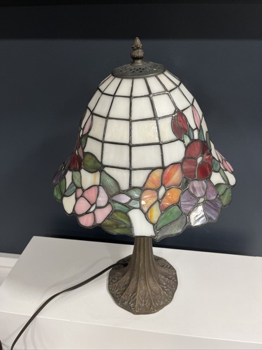 Dale Tiffany Vintage Stained/Slag Glass Table Lamp Floral Desk Light 20” - Picture 10 of 23