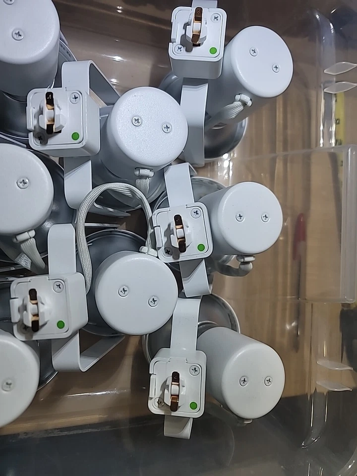 5 Cree Essentia Light Track Lighting White Frosted Glass Sylvania LED Bulb CGR3R - Image 3 of 4