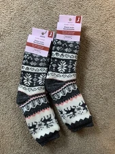 Ardene Slipper Socks 2X Fuzzy Warm Cozy Grippers Hearts Snowflake Sz 5-9