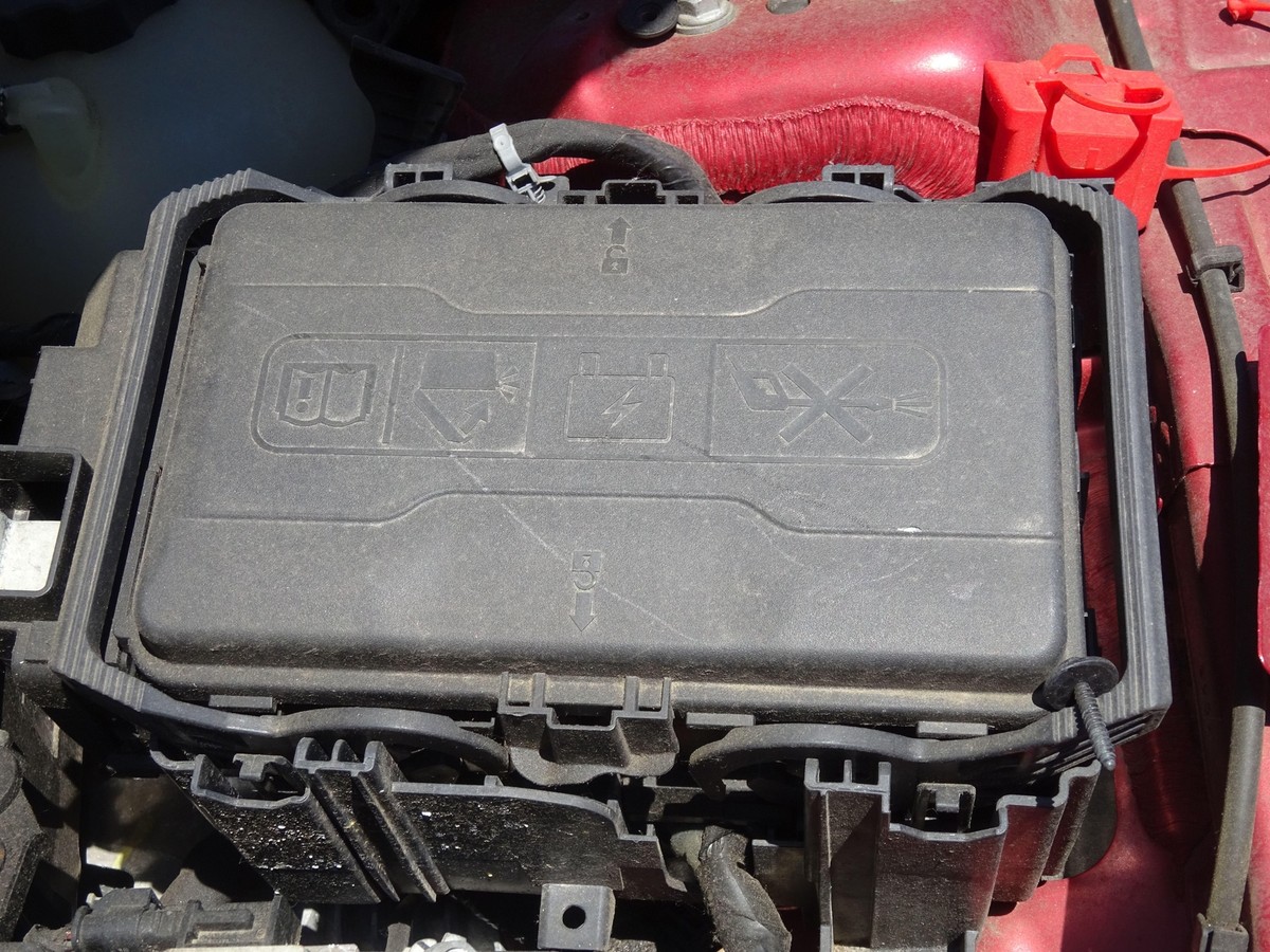 Engine Fuse Box 1.5L CHEVY MALIBU 16 17 | eBay
