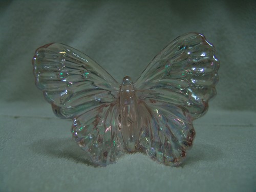 VINTAGE BEAUTIFUL PINK GLASS LARGE BUTTERFLY PAPERWEIGHT TAIWAN - Picture 4 of 7