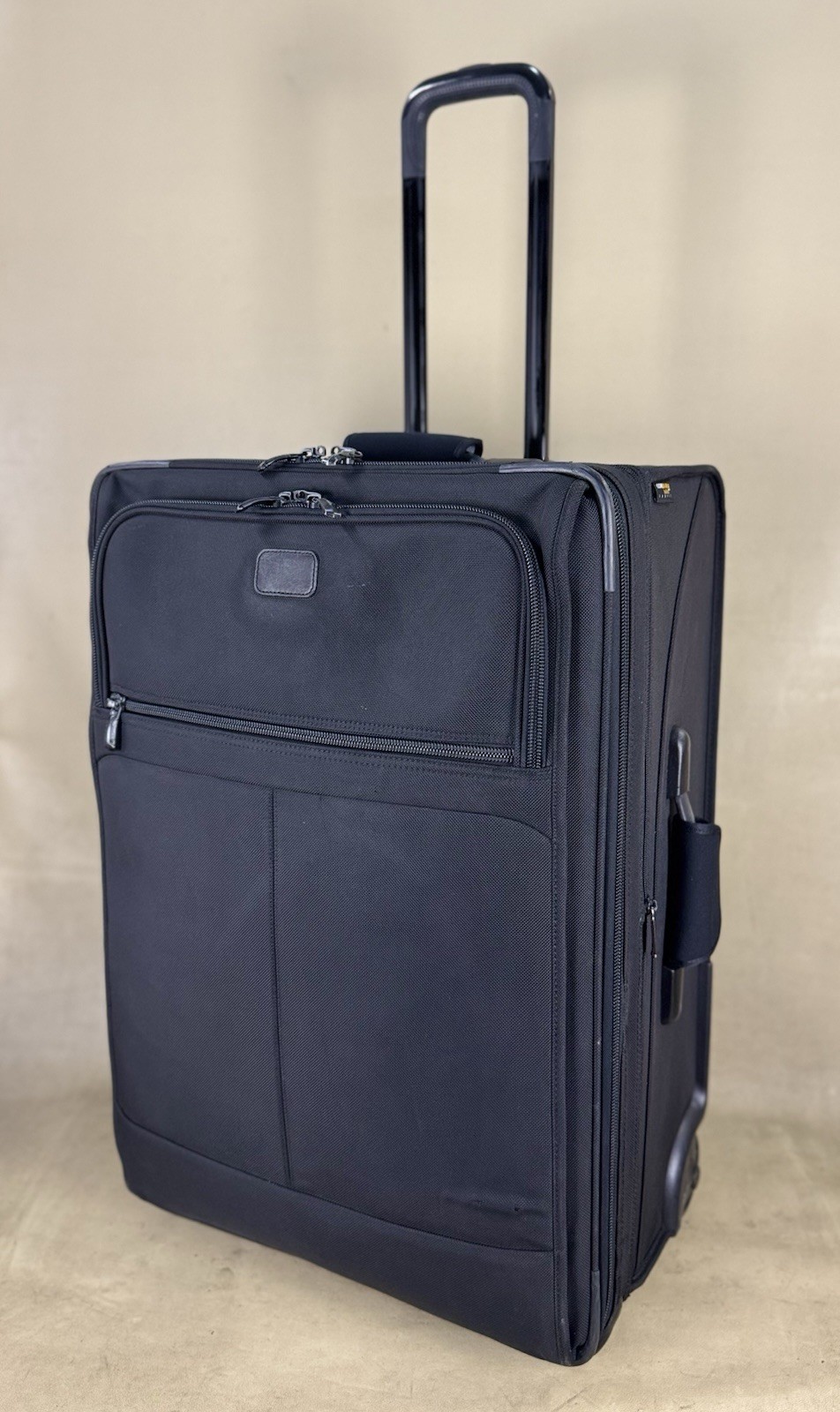 Kirkland Signature Black 27&rdquo; Upright Expandable Wheeled La